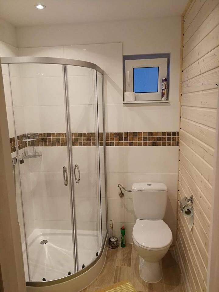 Domki Na Kasztanowej Rewal Esterno foto